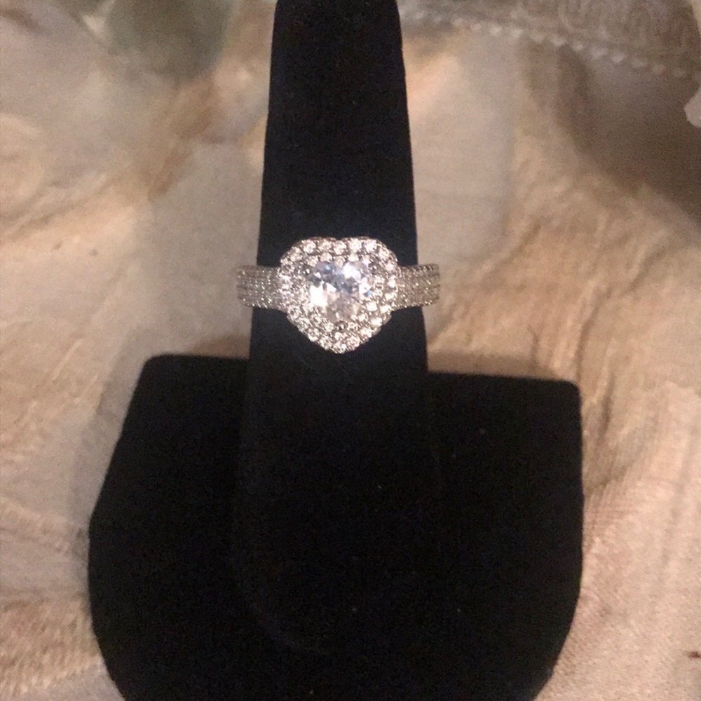 925 Sterling Silver Heart Cut Ring